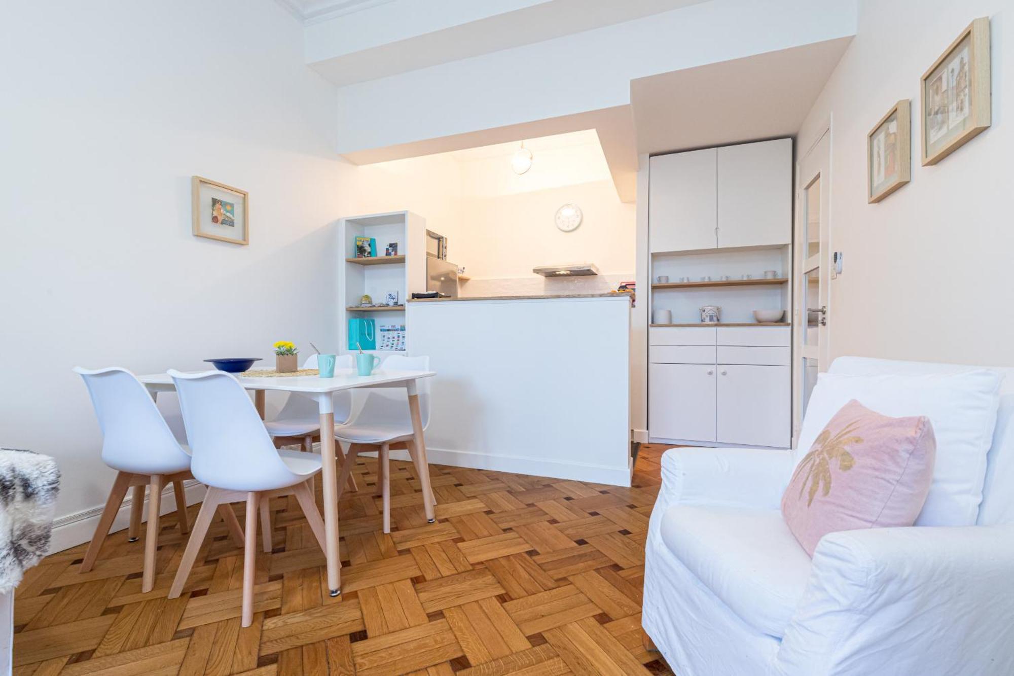 Promenade Des 2 Bdr Large Terrace Apartment